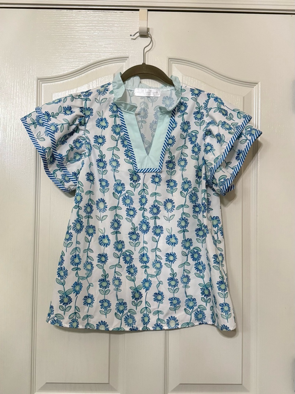 White & Blue Floral V-Neck Sleeveless Top